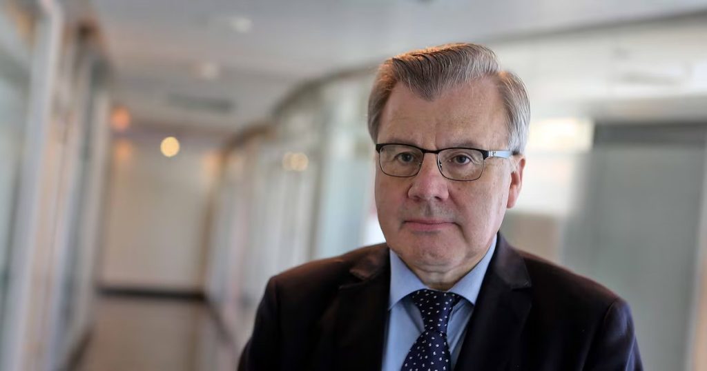 Osvaldo Macías Retoma Liderazgo como Superintendente de Pensiones