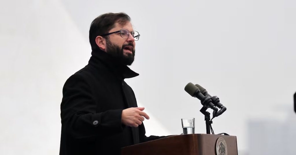 Chile reafirma el Estado de derecho en operativo en Meiggs