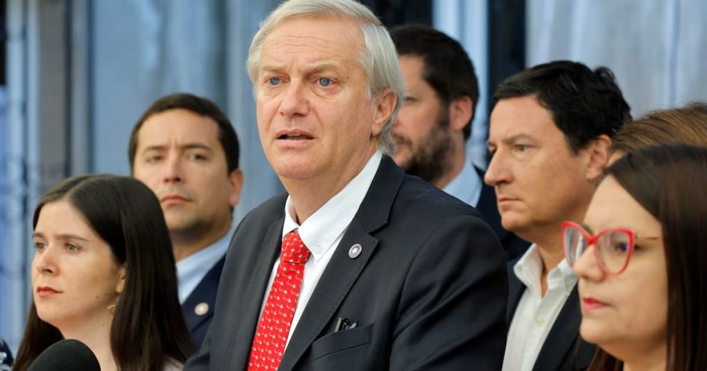 Kast presenta audaz plan deportivo para combatir la obesidad en Chile