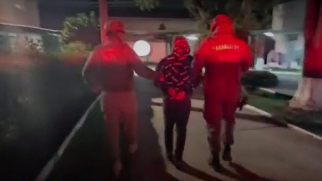 Portonazo en Peñalolén: Adolescente de 14 años detenido