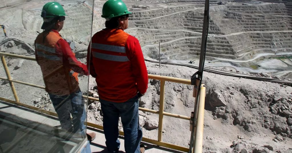 BHP alcanza producción récord de cobre en la mina Escondida