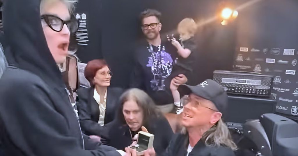 Emotiva Propuesta de Matrimonio Tras Concierto de Black Sabbath