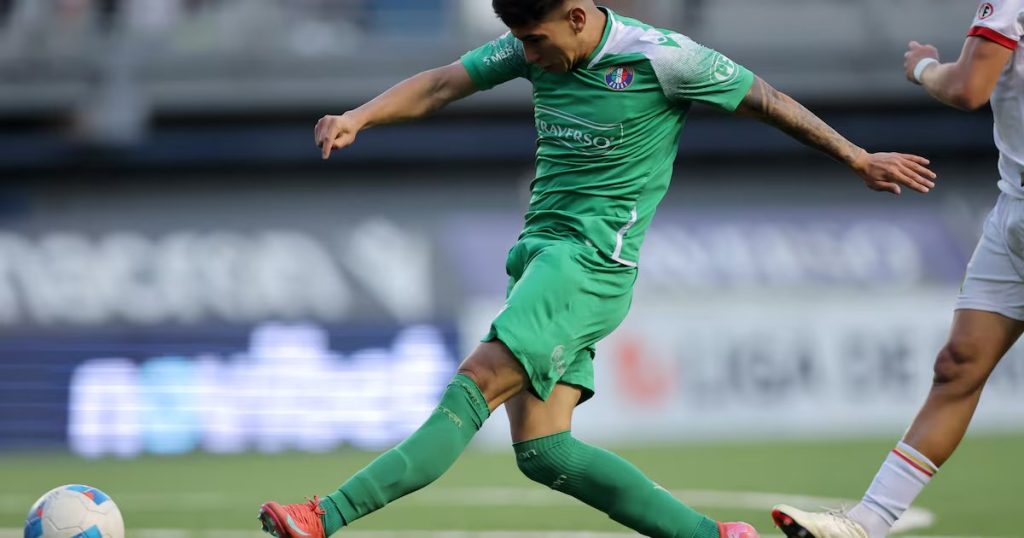 Esteban Matus: La Joya de Audax Italiano que Atrae a los Gigantes