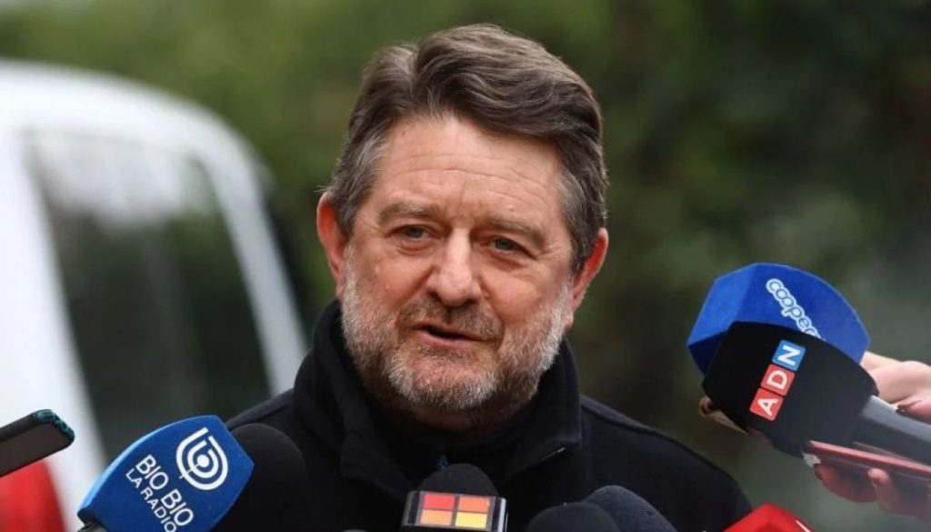 Claudio Orrego desafía intento de destitución con firmeza