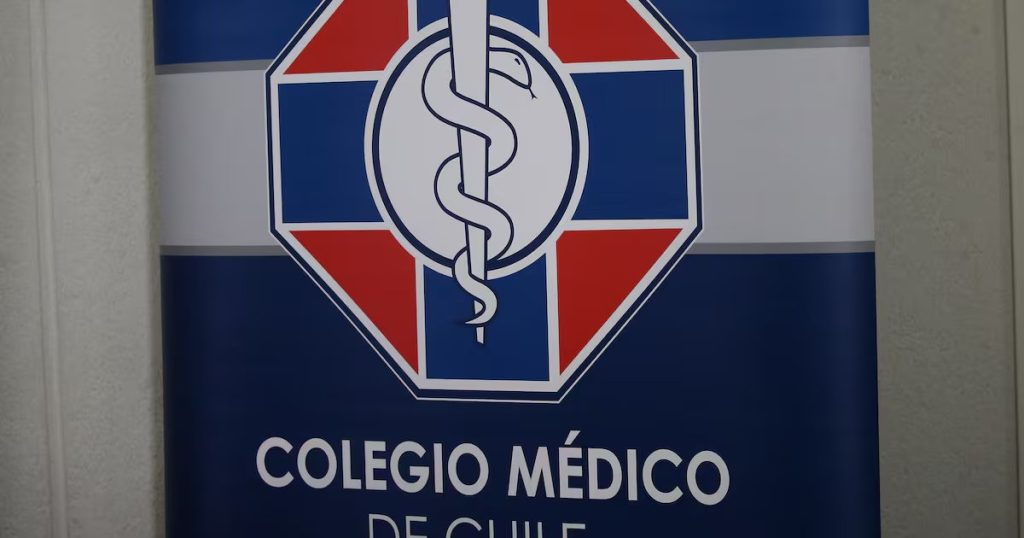 El Colegio Médico de Chile busca recuperar su autoridad ética perdida