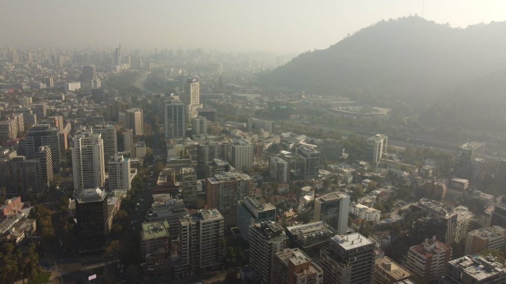 Restricción vehicular en Santiago: Impacto en la calidad del aire