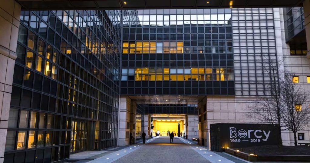 Crisis en el Ministerio de Economía de Francia por Suicidios