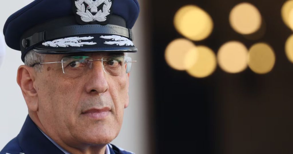 Suspenso en Investigación de Drogas en la FACH Prolonga Expectativa