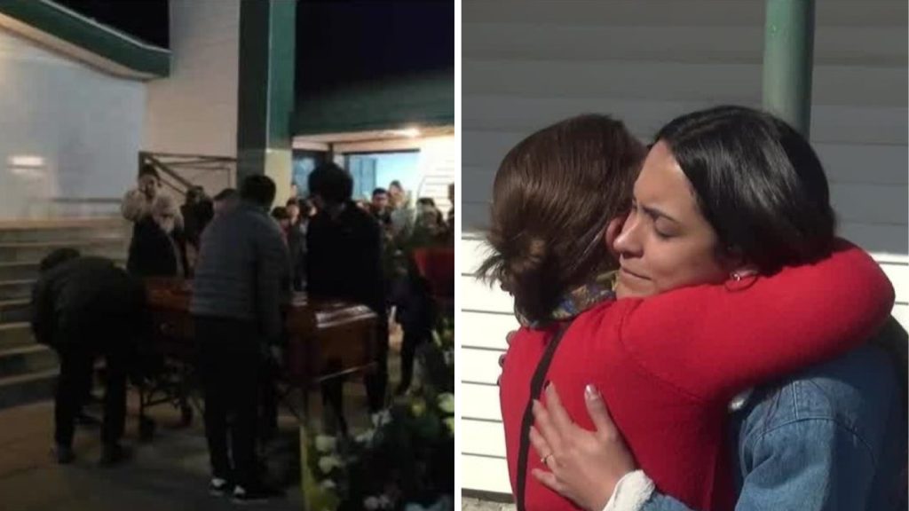 Familia Llolleína Realiza Velorio en la Calle por Negativa del Párroco