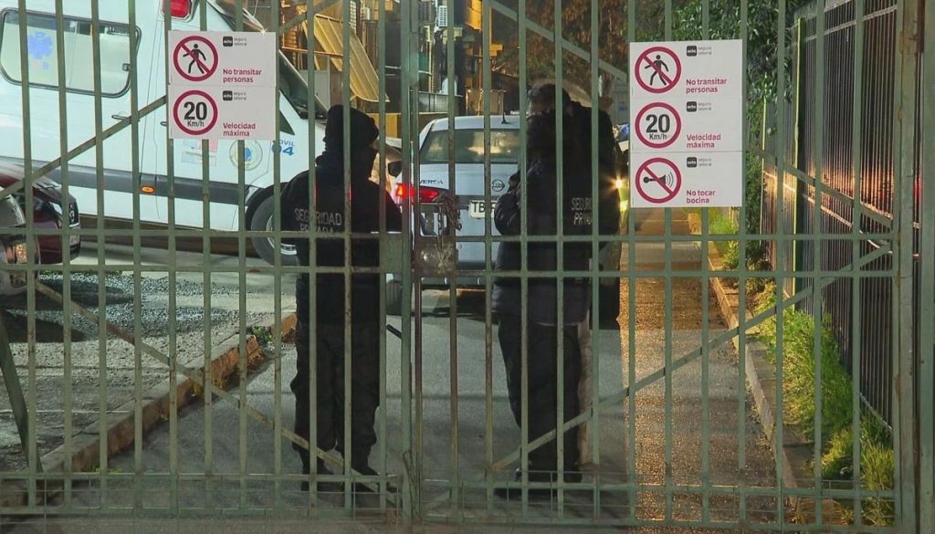 Hombre herido de bala es dejado en centro de salud de Puente Alto