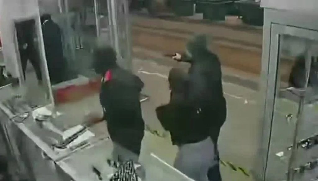 Impactante Robo en Joyería de Maipú: Ocho Delincuentes Arrestados