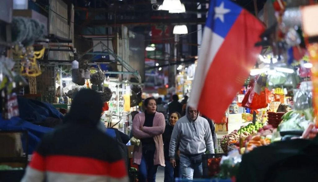 Chile lidera el crecimiento de ingresos reales en la OCDE para 2025