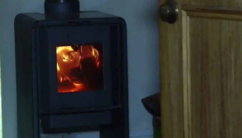 Transformación Energética: Cambio de Estufas a Leña por Aire Acondicionado