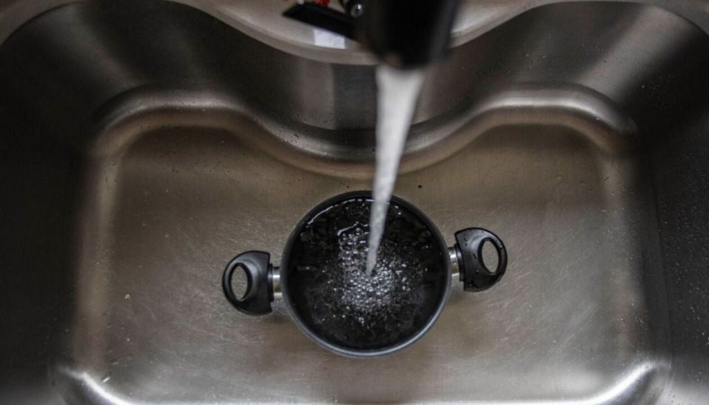 Interrupción de agua por 36 horas en seis comunas de Santiago