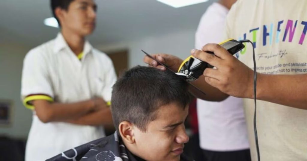 Nuevas Normas de Conducta Escolar en El Salvador: Impacto y Reacciones