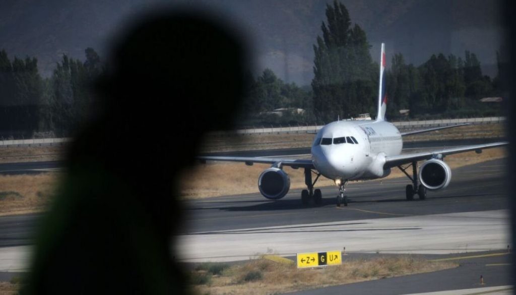 Tráfico aéreo en Chile crece por rutas con Brasil en 2025