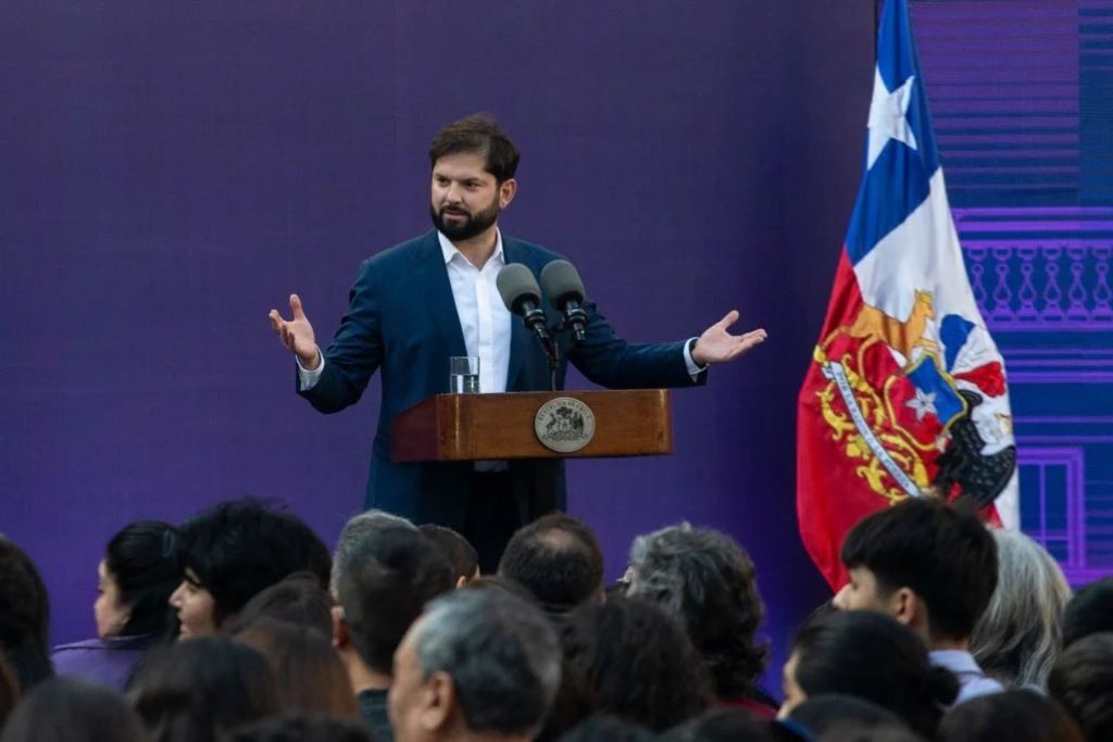 Presidente Boric critica la censura cultural de Trump