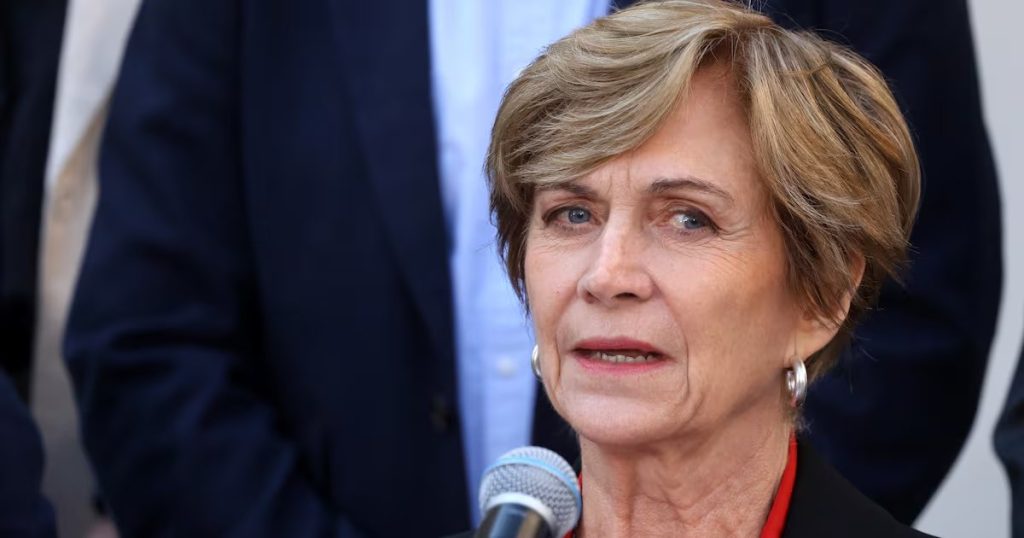 Evelyn Matthei se disculpa por justificar el golpe de Estado en Chile