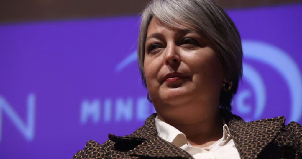 Jeannette Jara reconoce error en programa sobre el cobre