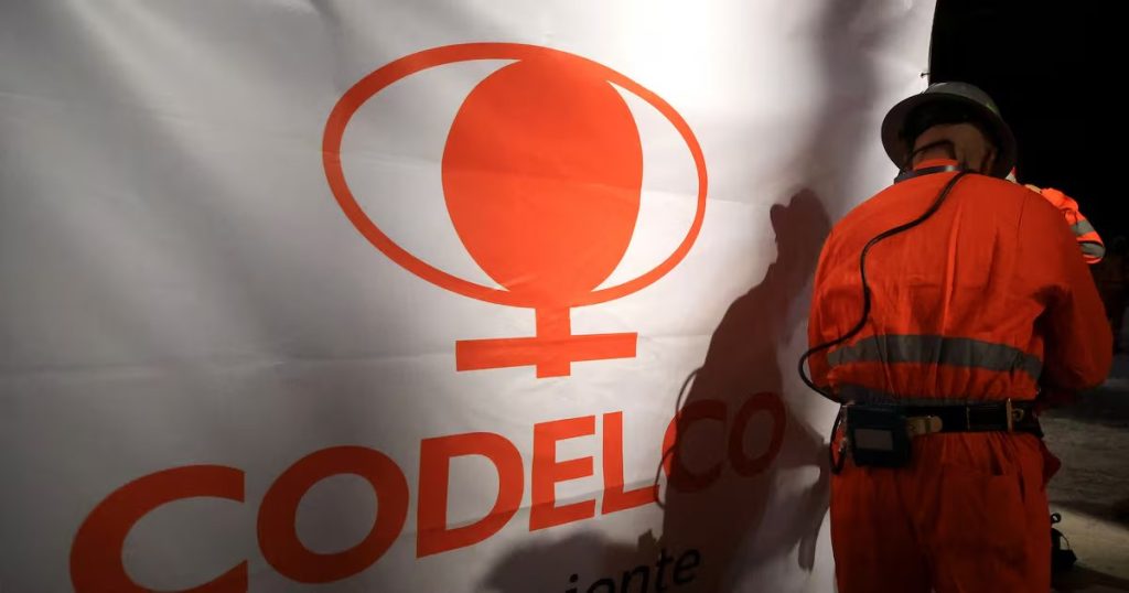 Codelco enfrenta tragedia en El Teniente: un minero sigue desaparecido.