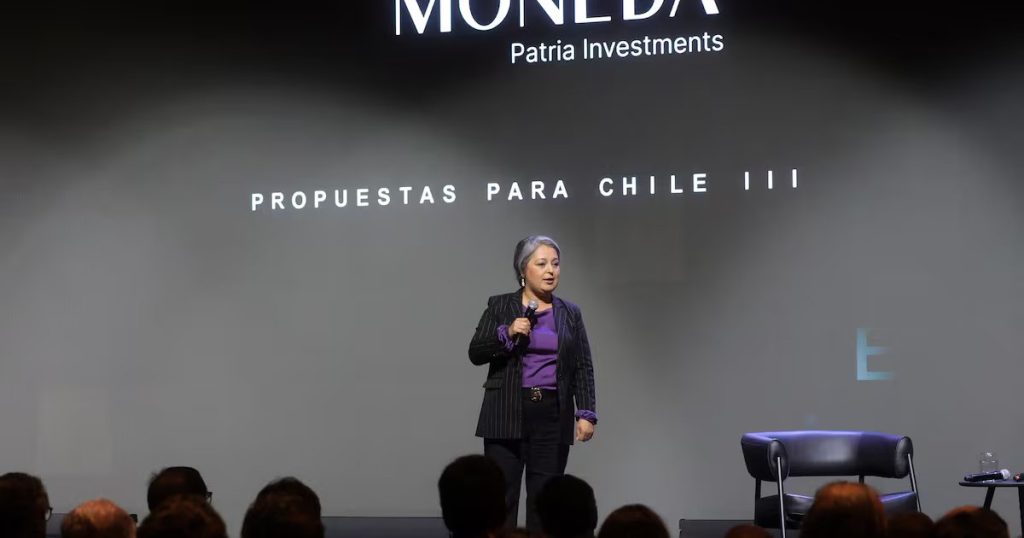 Jeannette Jara redefine su campaña con enfoque regional