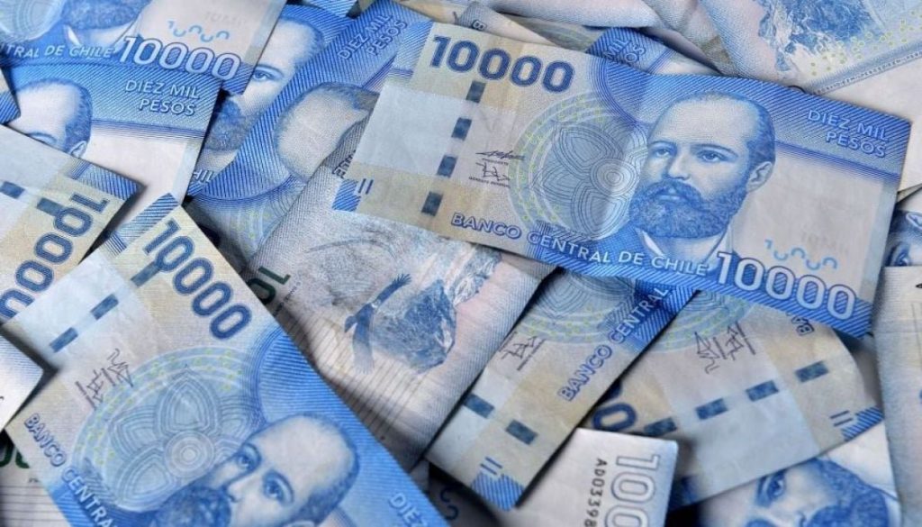 Desigualdad salarial en Chile: el 50% de los trabajadores gana $611 mil o menos