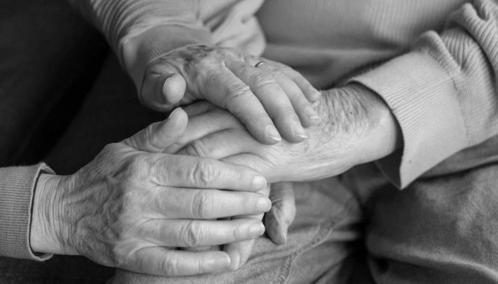 Mujer hallada en grave estado conmociona a Argentina