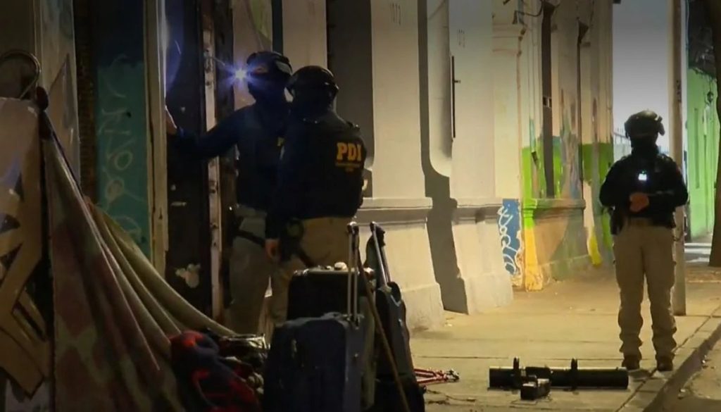 Operativos de la PDI buscan frenar la delincuencia en Santiago