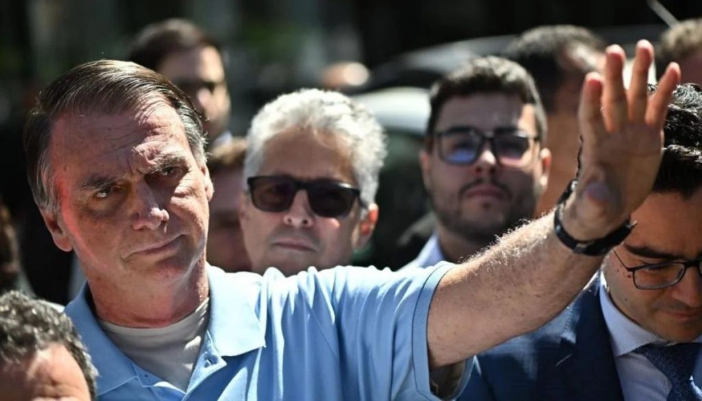Jair Bolsonaro en prisión domiciliaria por violar restricciones de salida