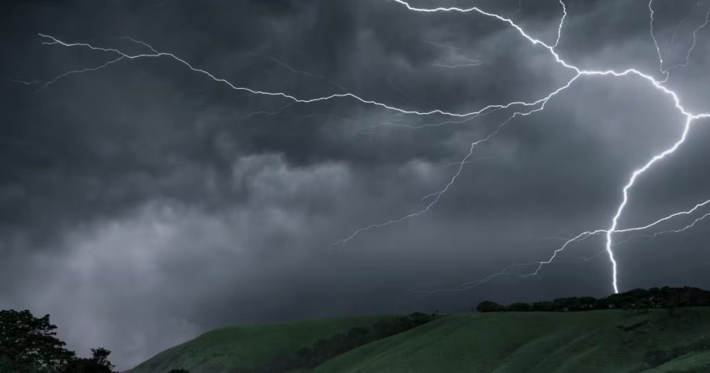 Tormentas eléctricas azotan la zona central de Chile