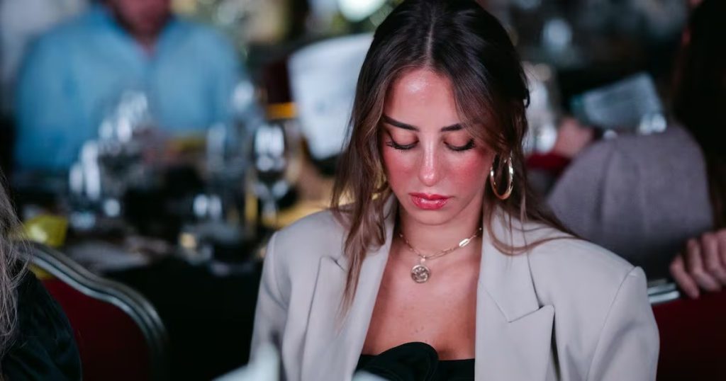 La Resiliente Historia de Mia Schem: Un Viaje de Supervivencia y Esperanza