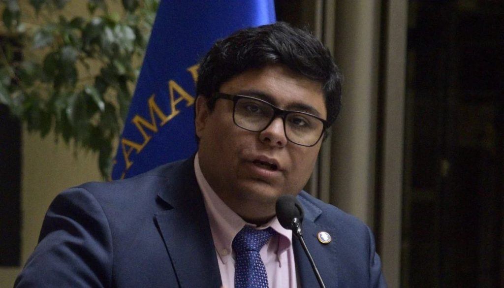 Robo violento en Huechuraba: Diputado y sobrina en peligro real