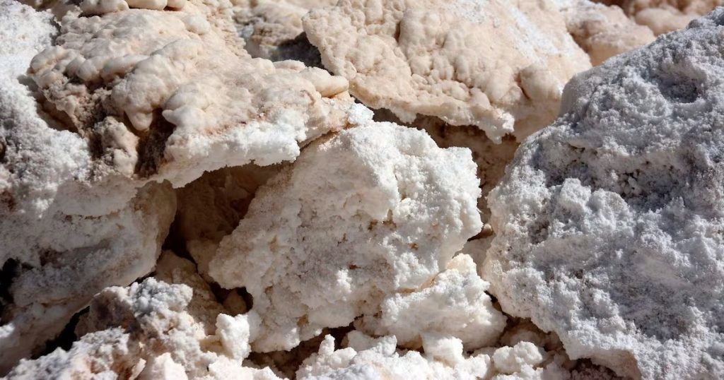 Acuerdo Codelco-SQM Avanza en el Corazón del Salar de Atacama