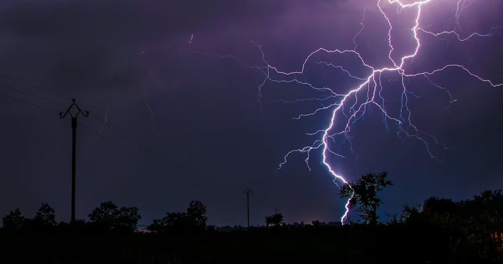 Tormentas Eléctricas Amenazan el Sur de Chile este Jueves