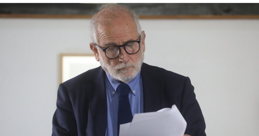 Ministro Carlos Montes desmiente deuda millonaria del Minvu