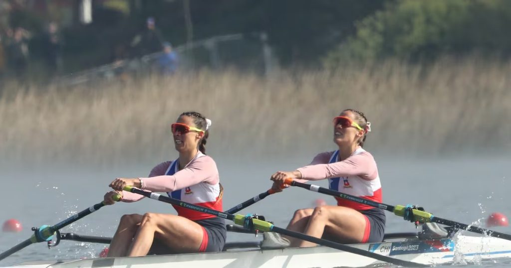 Las Mellizas Abraham Avanzan Firmes en el Mundial de Remo