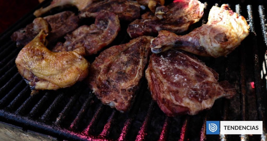 ¿La cebolla y el limón realmente limpian tu parrilla?