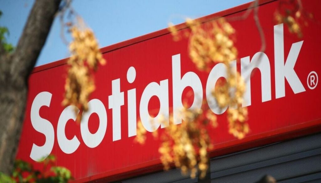 Scotiabank sancionado por discriminación a mayores de 75 años