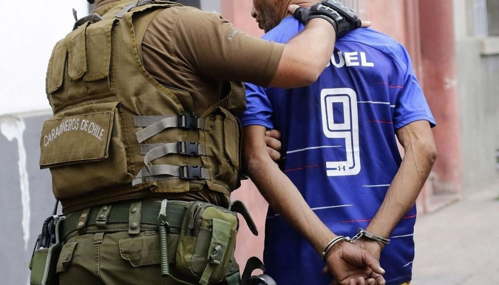 Detenido tras robo a carnicería y enfrentamiento armado en Chile