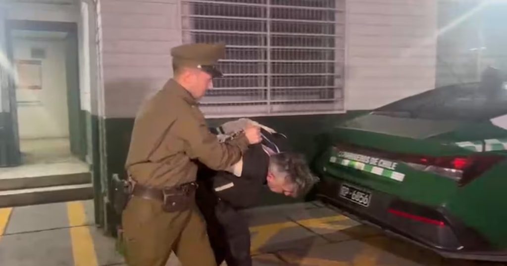 Impactante robo en la autopista Vespucio Sur detiene a un delincuente solitario.