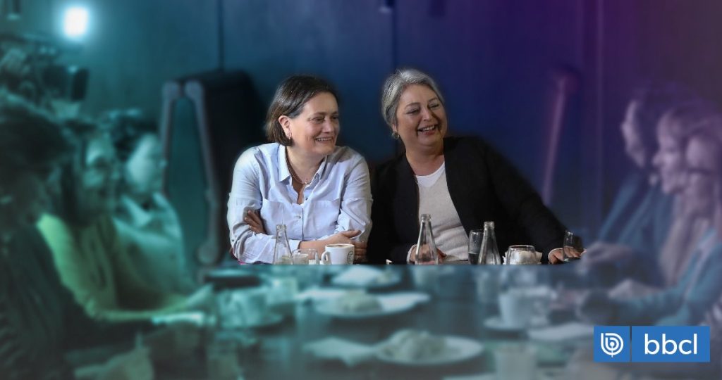 Laura Albornoz: Centro de la Controversia por Doble Cargo