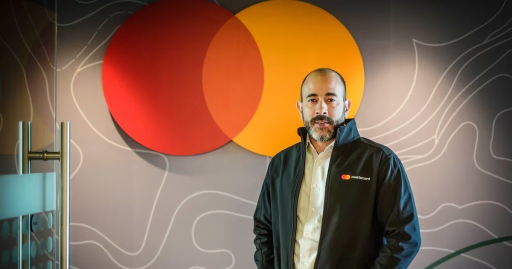 Chile lidera en pagos sin contacto: revolución digital en marcha