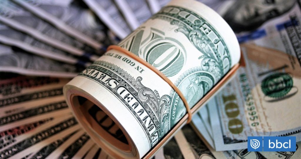 Dólar baja de $950 en Chile: impacto en la economía nacional
