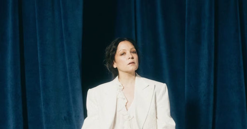 Natalia Lafourcade redefine su mundo musical con “Cancionera