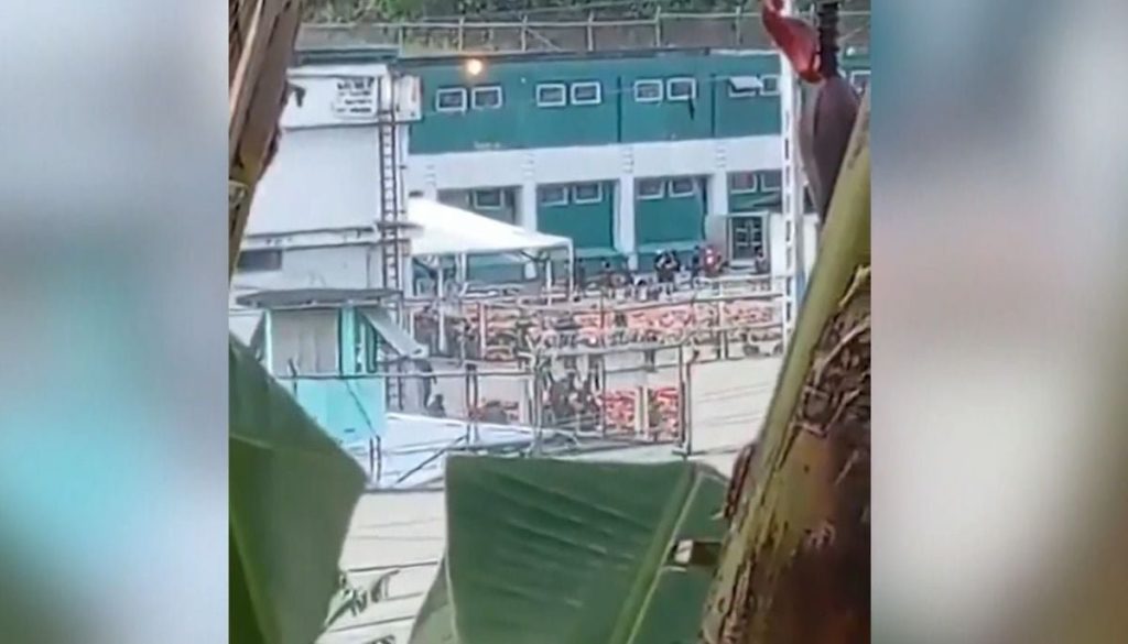 Violencia en cárceles de Ecuador deja 17 muertos y desafía a las autoridades