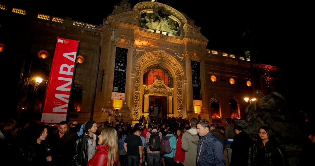 Descubre la Magia Nocturna de los Museos en 2025