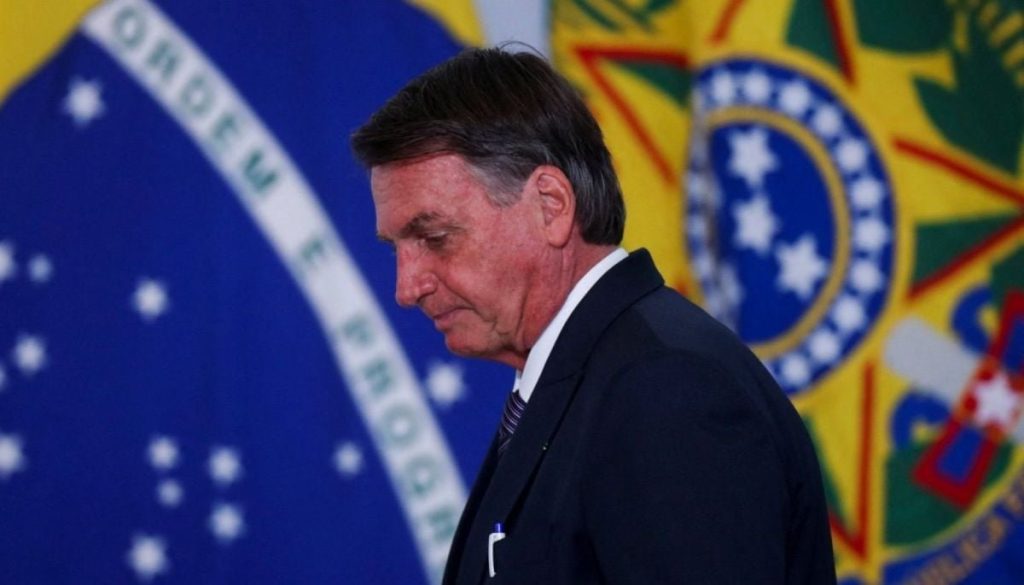 Jair Bolsonaro enfrenta nueva crisis de salud en prisión domiciliaria