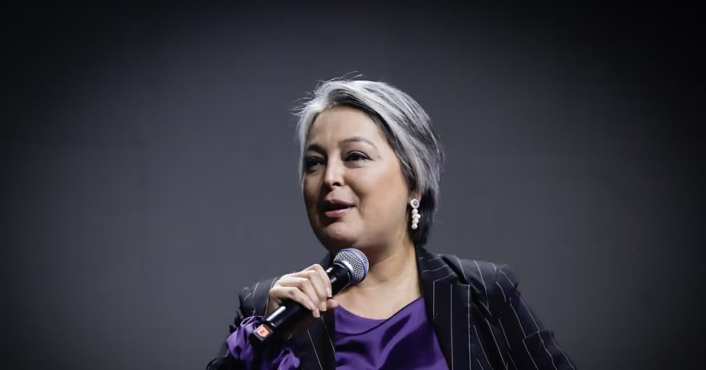 Jeannette Jara defiende aumento salarial por encima de la inflación