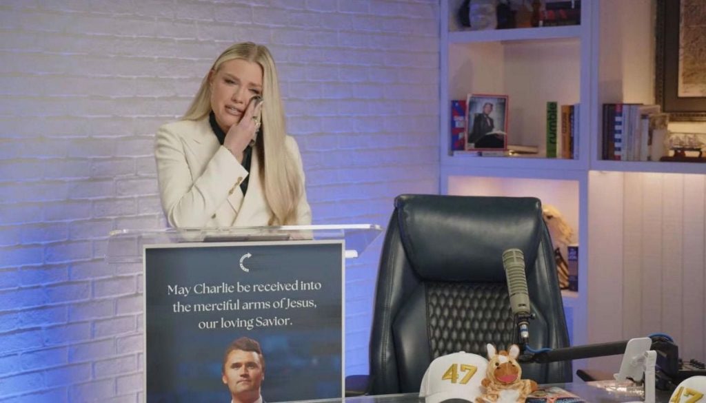 Erika Kirk promete revivir el legado de Charlie tras su muerte