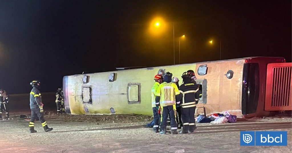 Tragedia en Copiapó: Volcamiento de bus deja cuatro muertos.